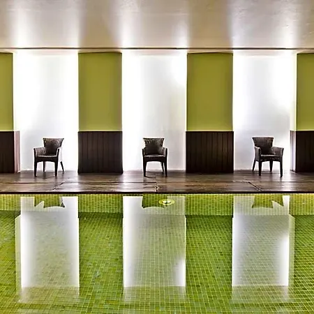 Otel Golden Tulip 4*