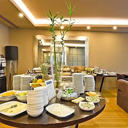 Otel Golden Tulip 4*